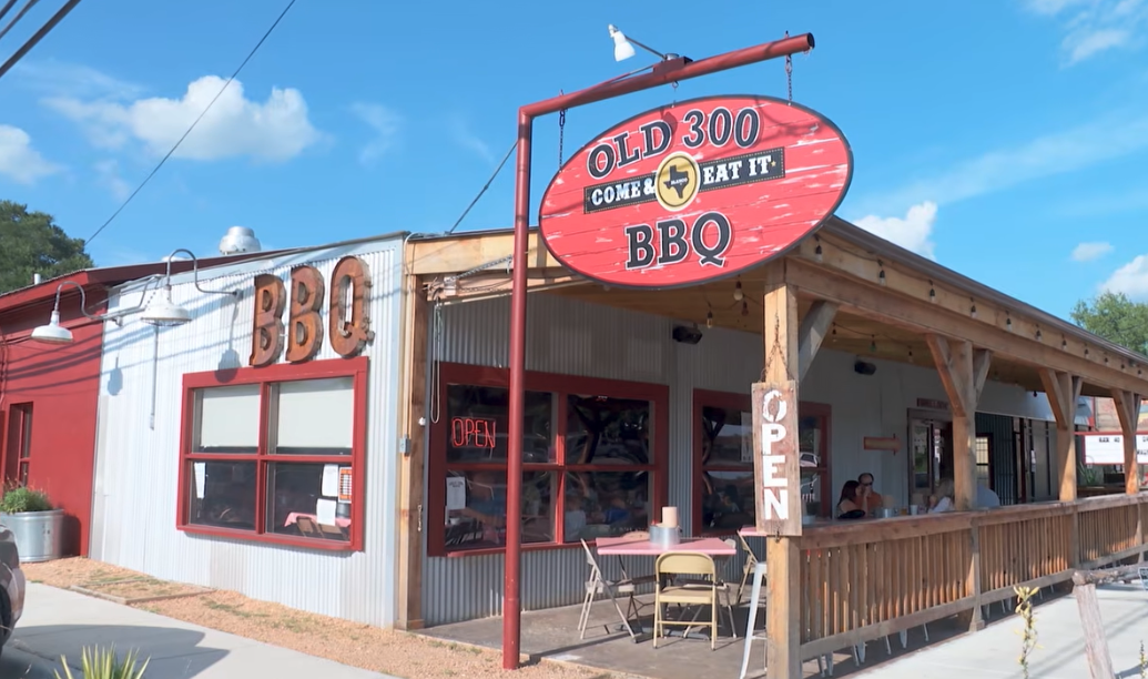 This Blanco BBQ Joint Is Named After Texas’ First 300 Settlers