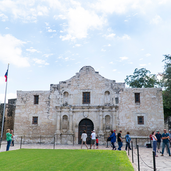 100 Things Every Texan Must Do!